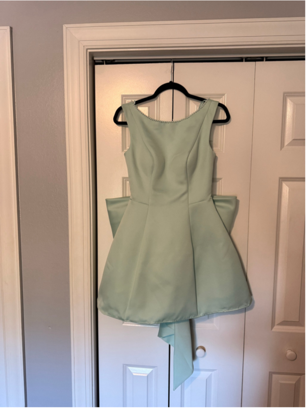Women's Mini Dress Size 4 Mint Green with Pearl Trim - Picture 2 of 9